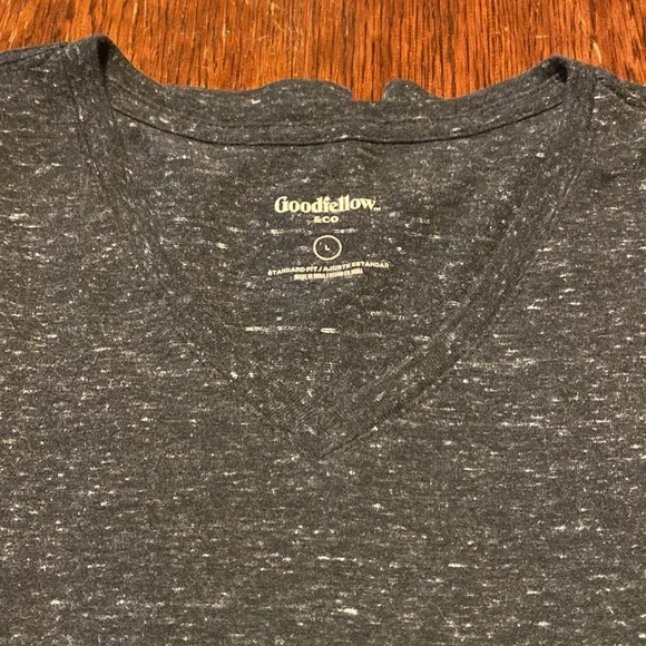 Men’s large, v-neck short sleeve tee - Picture 3 of 3